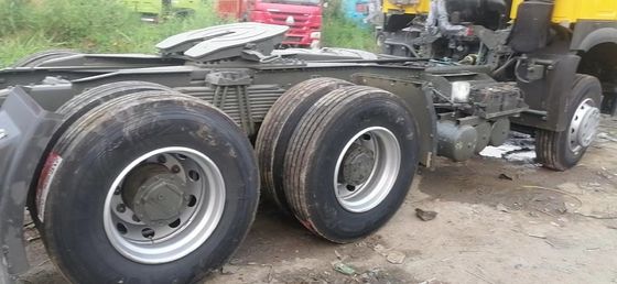 8500x2500x3600mm Sinotruk HOWO 6*4 Camião tractor Camião pesado com design de pneu sem tubo