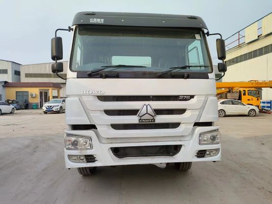 Caminhão-trator Sinotruk com direcção à direita 6*4 Branco 6800*2496*2950mm Assentos ≤5