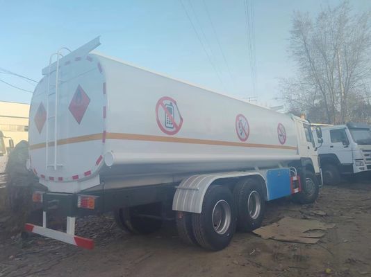 Tanque de combustível para armazenamento de óleo 6X4 Tipo quadrado 300L Tanque de combustível Sinotruk 9000kg