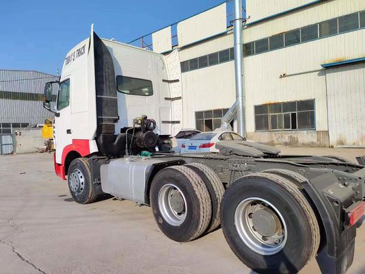 Sinotruk Howoa7 caminhão de cabeça de trator com pneu sem tubo e 351-450 cv