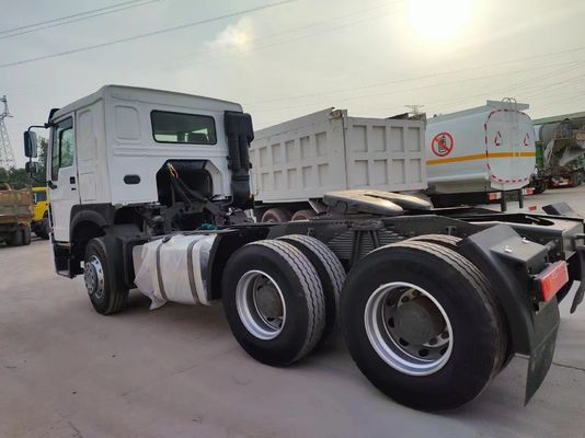 Caminhão-trator Sinotruk branco HOWO 6×4 de direção direita para assentos e desempenho de mineração
