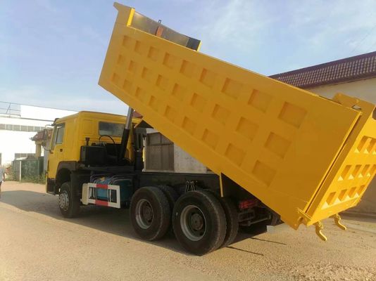 Caminhão Sinotruck amarelo HOWO 6*4 Caminhão diesel 351-450hp Caminhão de segunda mão