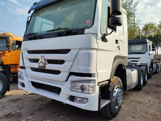 Caminhão-cabeça Sinotruk HOWO 6*4 Caminhão-trator com pneus sem tubos e em boas condições