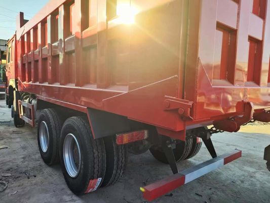 Cor Vermelha Sinotruk HOWO 6X4 351 450HP caminhão de descarga Transmissão manual Tipo 8×4 Tração