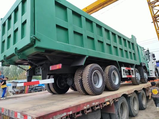 12 Pneus Sinotruk HOWO 8*4 camião de segunda mão camião verde com transmissão manual
