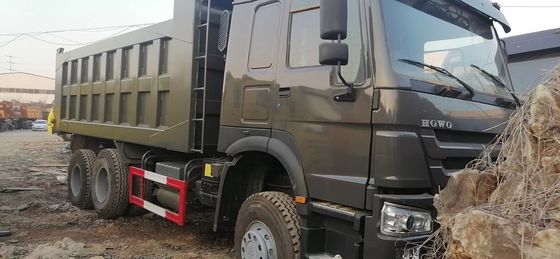 Desenho de pneus radiais Sinotruk HOWO 6*4 camião de descarga para transporte de carga pesada e ≤5 lugares