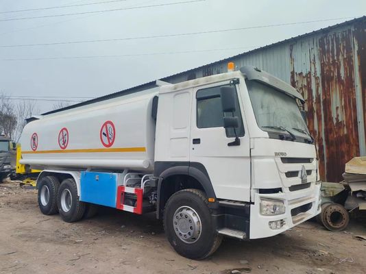 Sinotruk HOWO 6*4 camião-tanque de petróleo com transmissão manual e certificação GCC