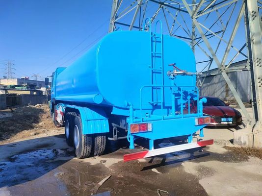 Design de pneus radiais Sinotruk HOWO 380HP caminhão de rega para o seu negócio
