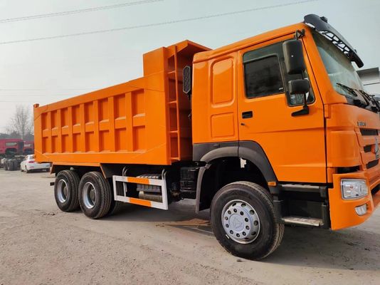 Caminhão Sinotruk usado 6X4 de 10 rodas, de cargas pesadas, de 5 lugares
