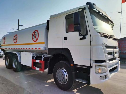 Sinotruk HOWO 6*4 Carga pesada 22000 Litros Cisterna de combustível Caminhão Transporte de gasolina diesel