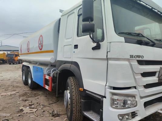 Capacidade do motor de 4-6L 6X4 Carburante de aço carbono Caminhão-tanque para óleo gás diesel 25000 litros