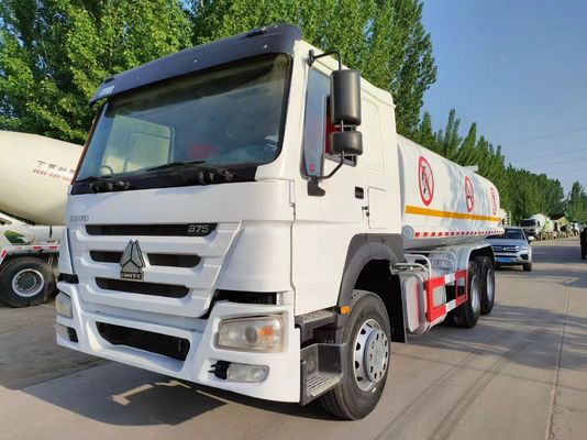 HOWO 6*4 26000 litros 340 CV Camiões-tanque de transporte de combustível de entrega de petróleo para ≤5 lugares