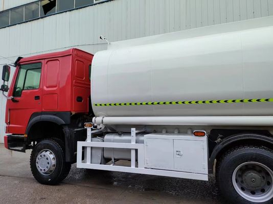 20000-25000 litros Tanque de combustível de óleo Caminhão-tanque para armazenamento Certificado GCC HOWO 6X4