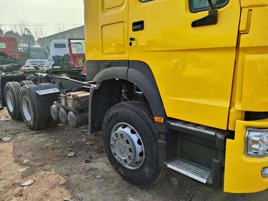 Desenho de pneus sem tubos Sinotruk 6*4 Caminhão-trator Amarelo Caminhão-cabeça Sinotruk