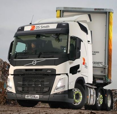 Caminhão de reboque Volvo FM 420 com design de pneu radial e 351-450 cv