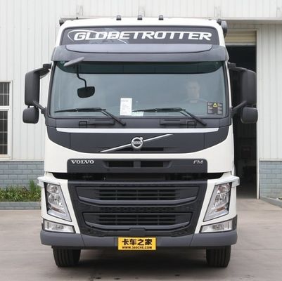 Caminhão de reboque Volvo FM 420 com design de pneu radial e 351-450 cv