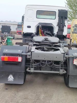 Potência 351-450hp Sinotruk HOWO 371 HP 6 x 4 Dump Truck Estilo de elevação frontal