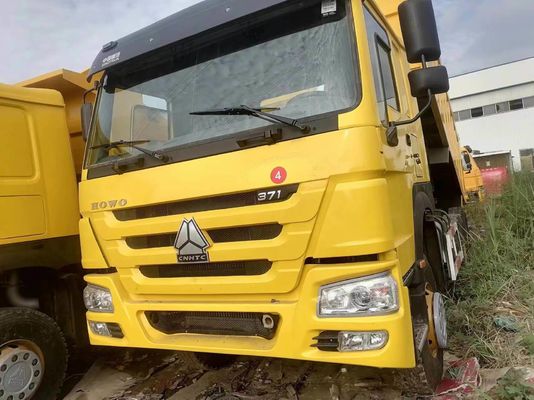 Sinotruck HOWO 6×4 Yellow Dump Truck Carro de segunda mão 10 pneus com capacidade de motor de 6-8L