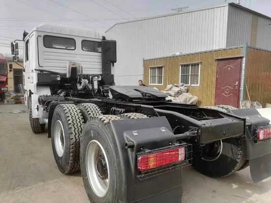 6*4 Sinotruk HOWO Tractor Truck Horsepower 351-450hp Certificação de pneus ECE