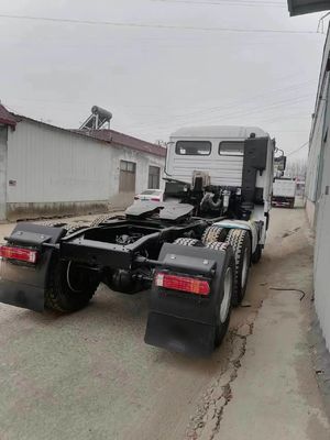 6*4 Sinotruk HOWO Tractor Truck Horsepower 351-450hp Certificação de pneus ECE
