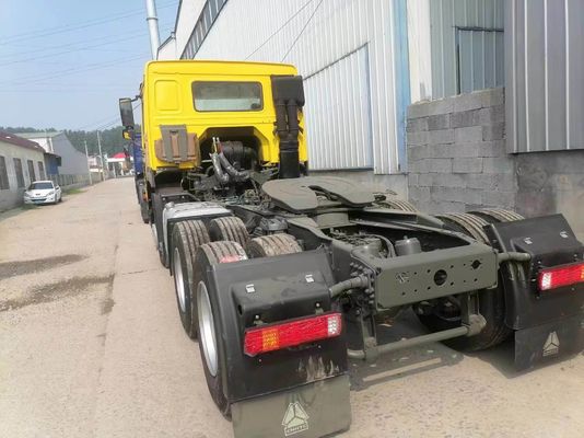 Caminhão Trator Sinotruk 6*4 Cor Amarelo Usado a partir de 6-8L Capacidade do motor