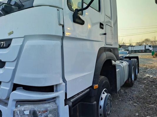 Sinotruck HOWO 6*4 Caminhão-trator com capacidade de motor de 6-8L e 351-450 cv
