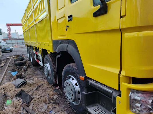 Design de pneus radiais HOWO Sinotruk 8*4 Caminhão de carga Caminhão em segunda mão com motor Weichai