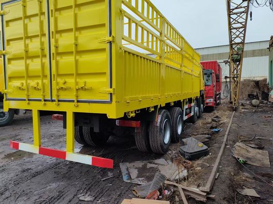Design de pneus radiais HOWO Sinotruk 8*4 Caminhão de carga Caminhão em segunda mão com motor Weichai