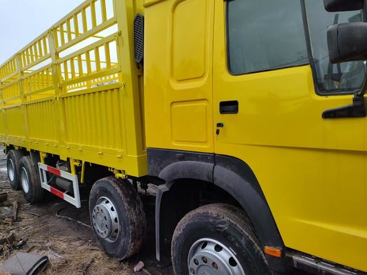 Design de pneus radiais HOWO Sinotruk 8*4 Caminhão de carga Caminhão em segunda mão com motor Weichai