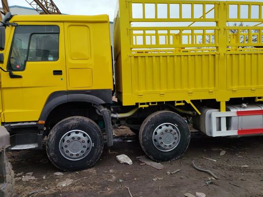 Design de pneus radiais HOWO Sinotruk 8*4 Caminhão de carga Caminhão em segunda mão com motor Weichai