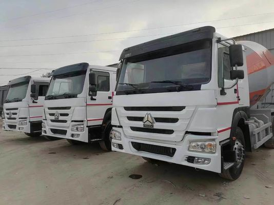 6×4 Sinotruck HOWO Camião-tanque de mistura com tamanho 8500x2500x3600mm